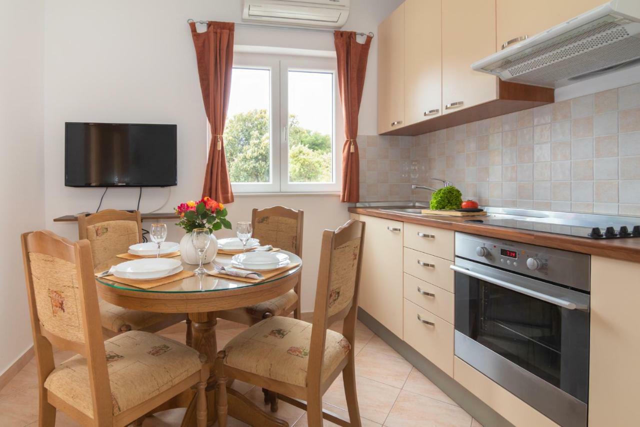 Apartments Villa Korina Brodarica  Luaran gambar